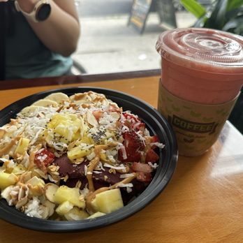 6 Avenue Caffe - Acai Bowls Near Me - Los Angeles, California 6 Avenue Caffe - Acai Bowls Near Me - Los Angeles, California