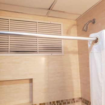 Hotel Real Rex - Mildew in shower...vent here?? - Guanajuato, GUA
