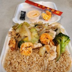 China Taste - Chicken and Shrimp Hibatchi