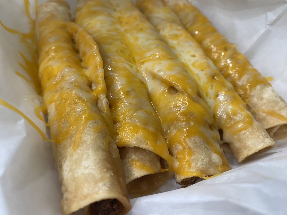 Las Gemelas Mexican Food