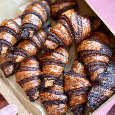 Breads Bakery by null