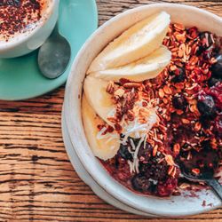 Heart & Soul Organic Café - Açai bowl with almond milk cappuccino
