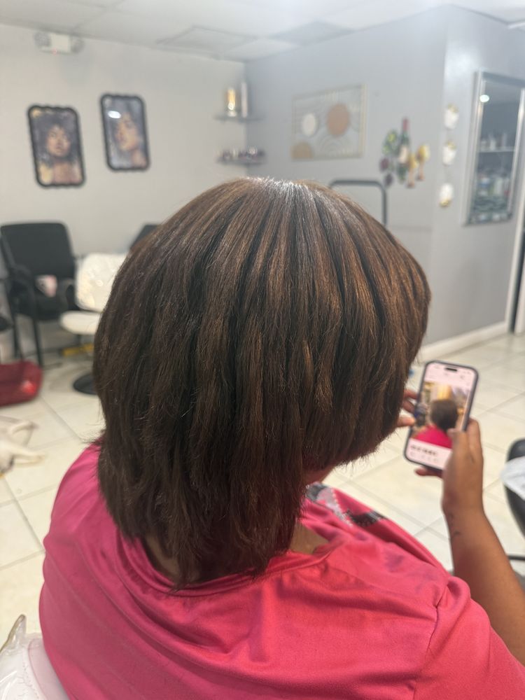 Layered Bob with Color — hair by Dominican Hairdresser Johanny