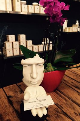 365 Organic Skin Care & ExperTEAs by null