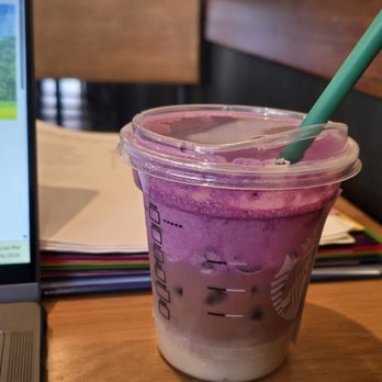 Starbucks - Coffee & Tea Near Me - Florissant, Missouri Starbucks - Coffee & Tea Near Me - Florissant, Missouri