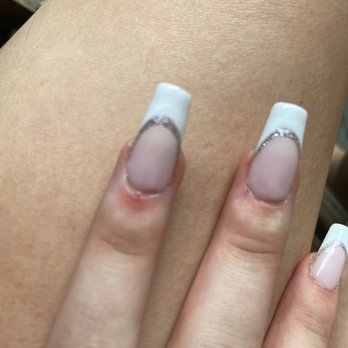 Blume Beauty Bar - she cut my cuticle - Day Spas Near Me - Prairieville, Louisiana