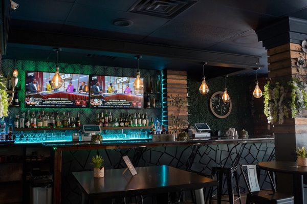 The District Sports Bar by null