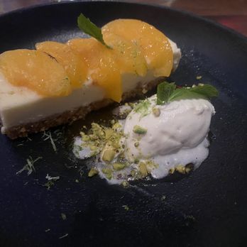 Gordon Ramsay Hell's Kitchen - Peaches & Cream cheesecake - New American Near Me - Atlantic City, New Jersey