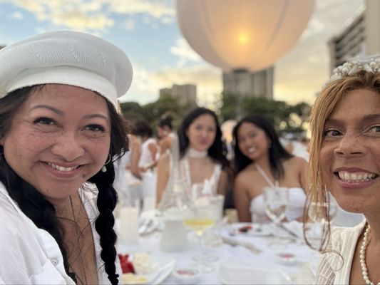 Hawaii Convention Center by null