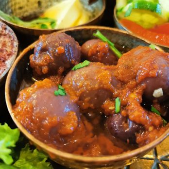 Ezim - Oliven Bestandteil von der Köy Sofrazi Platte - Bistros Near Me - Frankfurt, HE