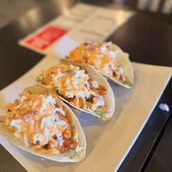 Bonchon Natomas - Tacos, chicken , very good