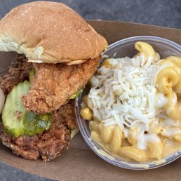 O.G Chicken Sandwich with mac &cheese O.G Chicken Sandwich with mac &cheese
