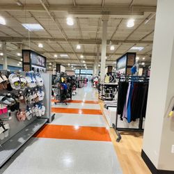 DICK'S Sporting Goods - Very clean and organized