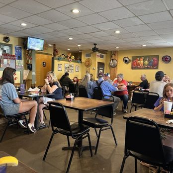 Alfredo's Mexican Restaurant - No nonsense dining room - Mexican Near Me - Kingsland, Texas Alfredo's Mexican Restaurant - No nonsense dining room - Mexican Near Me - Kingsland, Texas