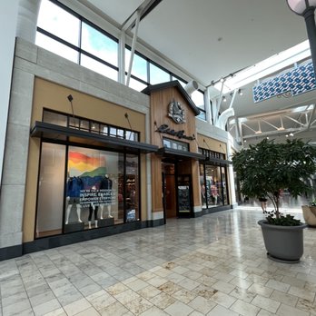 Eddie Bauer - Outside entrance in the mall - Sports Wear Near Me - Tampa, Florida Eddie Bauer - Outside entrance in the mall - Sports Wear Near Me - Tampa, Florida
