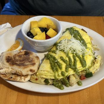 Freshies Maui - Italiano Omelette - Breakfast & Brunch Near Me - Makawao, Hawaii
