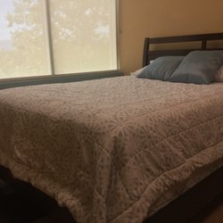 Pacific Pulmonary Medical Group - Bed for their sleep analysis patients I think