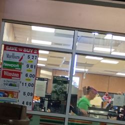 7-Eleven - The employee she embarrassed!!!