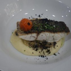 The Book - Corvina con berenjena a la llama, chirivía y vinagreta de pepino