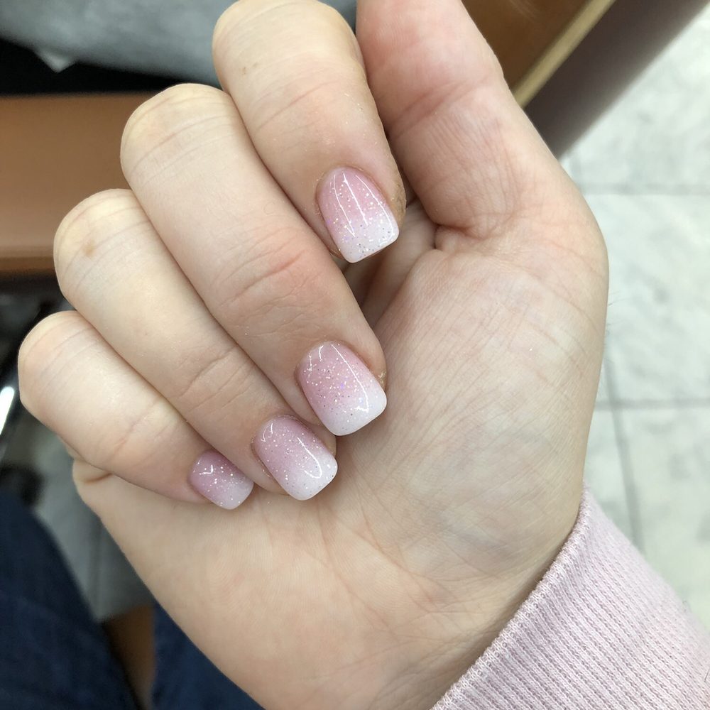 Apple Nails - Nail Salons Near Me - Lexington, Kentucky