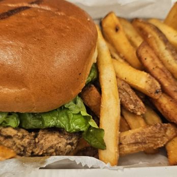 BK JANI - Spicy chicken sandwich with regular fries - Halal Near Me - New York, New York BK JANI - Spicy chicken sandwich with regular fries - Halal Near Me - New York, New York