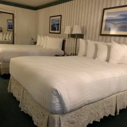 Emerald Dolphin Inn & Mini Golf