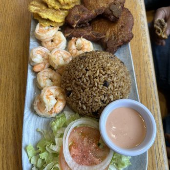 El Rincon Ponceno - Pigeon pea rice (yellow) deep fried pork chops, shrimp, plantains, and salad - Puerto Rican Near Me - Lancaster, Pennsylvania