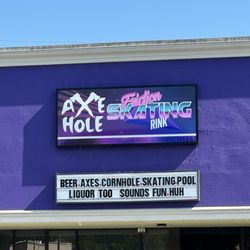 AxeHole Axe Throwing