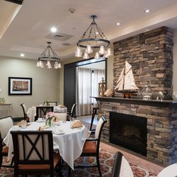 Laurelwood at The Pinehills - Well-appointed dining room