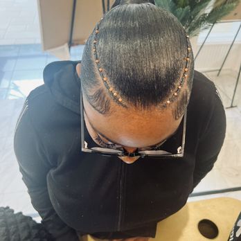 Bar Qz Beauty - Hair Salons Near Me - Manchester, Connecticut