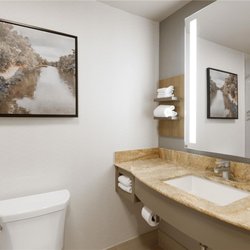 Hilton Garden Inn Lawton-Fort Sill - Guest room bath