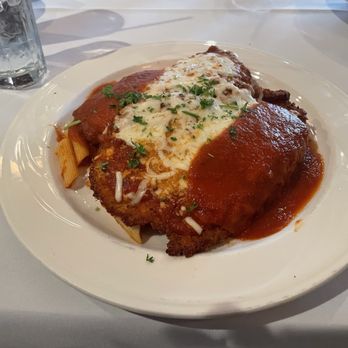 Fratelli's Italian Restaurant - chicken parmigiana - Italian Near Me - Milford, Connecticut