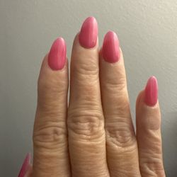Happy Nails - Beautiful almond shaped spring color
