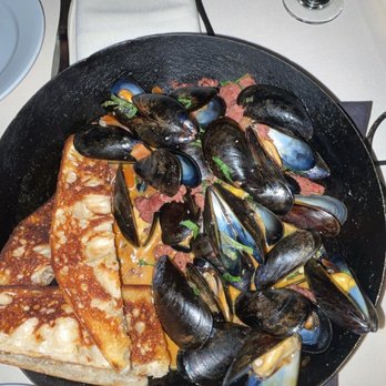 Roaring Fork - Chorizo mussels - American Near Me - Austin, Texas