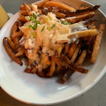 Smith & Kings - Lobster Poutine, Appetizer - Cocktail Bars Near Me - Honolulu, Hawaii Smith & Kings - Lobster Poutine, Appetizer - Cocktail Bars Near Me - Honolulu, Hawaii