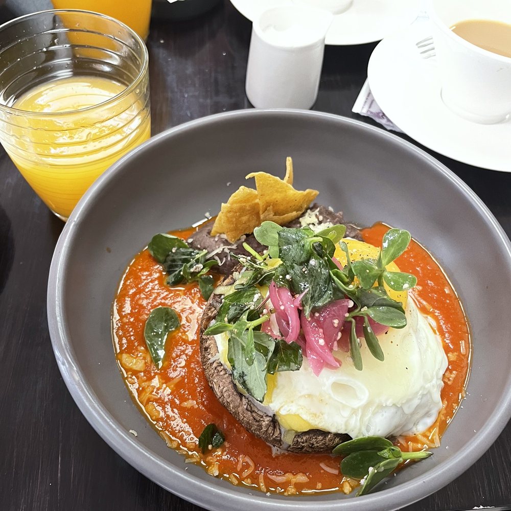 Manzo - Portabello con Huevo - Breakfast & Brunch Near Me - Ciudad de Mexico, DIF Manzo - Portabello con Huevo - Breakfast & Brunch Near Me - Ciudad de Mexico, DIF