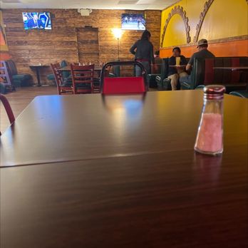 La Casa Del Chapin - The main dining area - Mexican Near Me - Memphis, Tennessee