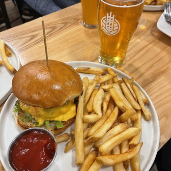 HighGrain Brewing Co - Double Hop Sauce Burger and a Titan beer. - New American Near Me - Cincinnati, Ohio