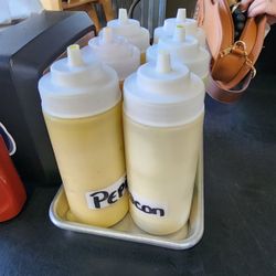 Pepitazo - Sauces on the table