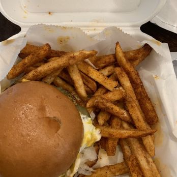 Memphis Mojo Cafe - Cheeseburger and fries - Cafes Near Me - Bartlett, Tennessee