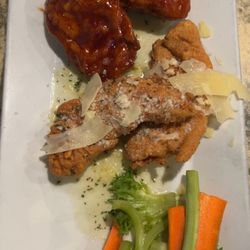 Little Anthony's Seafood Emporium - Our boneless wings in oil
