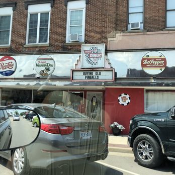 Mom's Diner - Diners Near Me - Archbold, Ohio