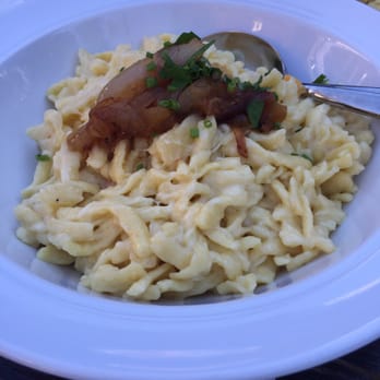Bierstadel - Cheese Spätzle and Sindelfingen Teller - Beer Garden Near Me - Sindelfingen, BW