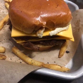 Buffalo Wild Wings - Bruh they done forgot my cheese and i ask for melted cheese they instead give me this cold ahh cheese - American Near Me - Cincinnati, Ohio