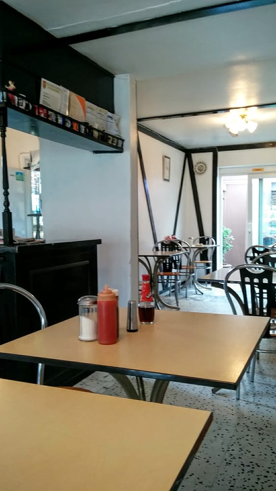 TOP TWENTY CAFE Updated December 2024 156 St Leonards Road, Windsor, United Kingdom Coffee