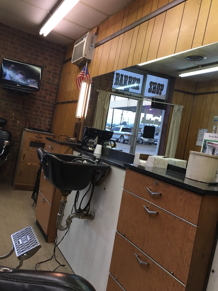 THERESA’S BARBER SHOP Updated October 2024 102 E 14th St, Mount