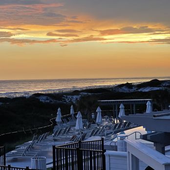 Vue on 30a - a sunset over the ocean - Cocktail Bars Near Me - Santa Rosa Beach, Florida Vue on 30a - a sunset over the ocean - Cocktail Bars Near Me - Santa Rosa Beach, Florida