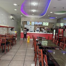 Famoso Chino Restaurant - Comedor