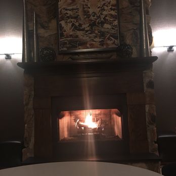 Sheraton Bucks County Langhorne - Beautiful fireplace in the lobby very warm and cozy - Hotels Near Me - Langhorne, Pennsylvania