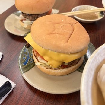 Shige's Saimin Stand - Delicious Cheese Burger Deluxe - Japanese Near Me - Wahiawa, Hawaii Shige's Saimin Stand - Delicious Cheese Burger Deluxe - Japanese Near Me - Wahiawa, Hawaii